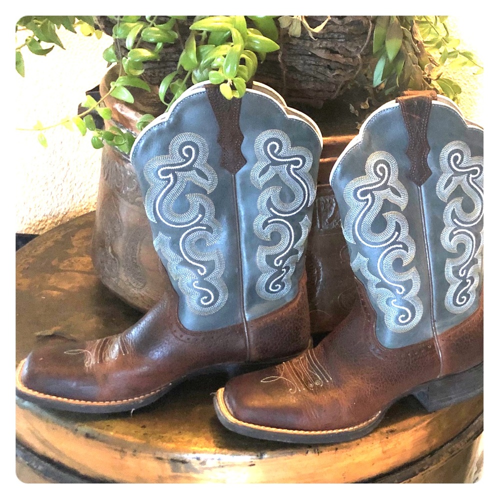 Ariat Women’s Western boots sz 8